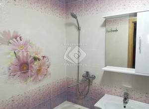 Ремонт ванны пано с цветами 55-4